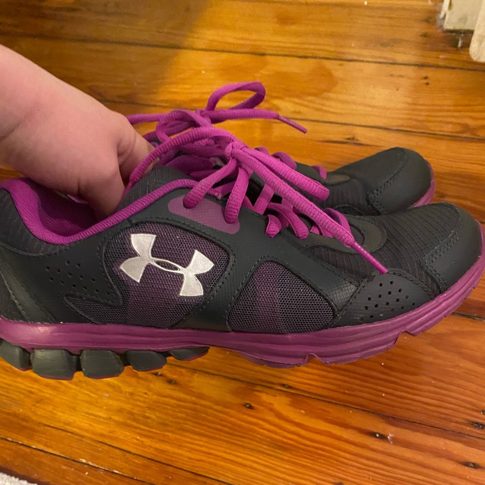 Dark Grey/Purple Under Armour Sneaker Size 7.5 EUC